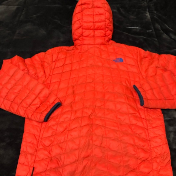 North face Puffer Jacket - Picture 2 of 3